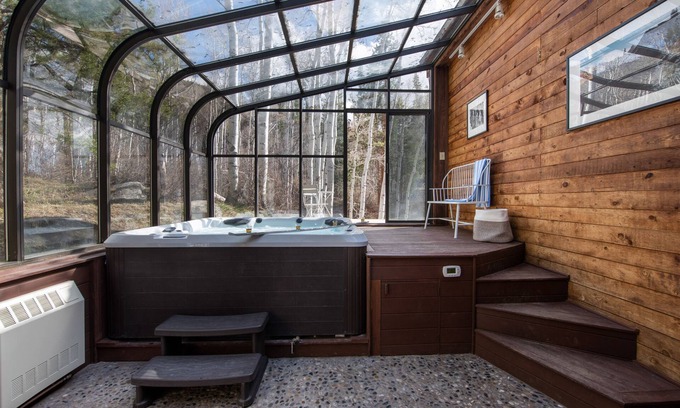 Matterhorn Village Cabin | Condor by AvantStay | Gorgeous Mountain Home w/Hot Tub & Sauna