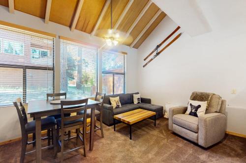 Mammoth Lakes Apartment | Conestoga 107
