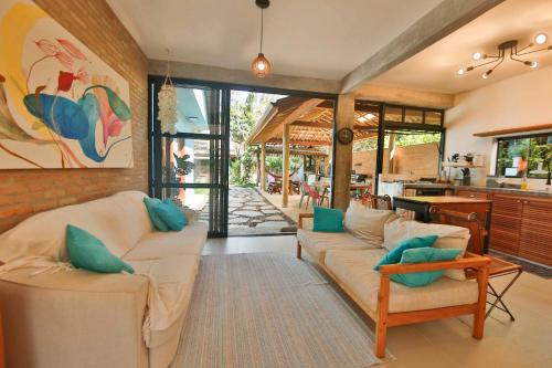 Ubatuba House | Conforto na Praia do Puruba - 5 quartos, completa, 200m do mar