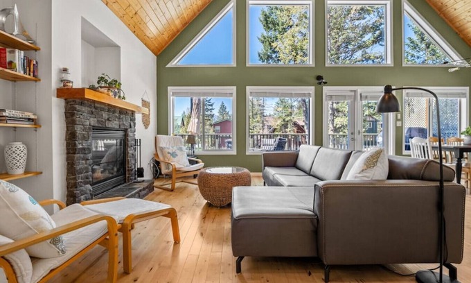 East Kootenay Apartment | Conifer Cottage | Hot Tub | Peaceful | Foosball