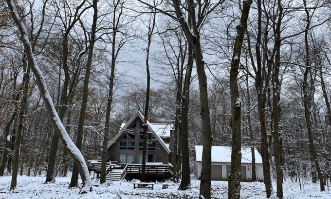 Stahlstown House | Contact Free Mtn Escape, Private Hot Tub, Fire Pit, Pet & Family Friendly