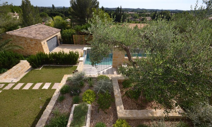 Maussane Villa | Contemporary villa with infinity pool and incredible view