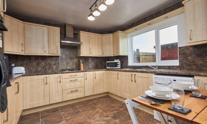 Hartlepool House | Contemporary 3-Bedroom Home in Hartlepool