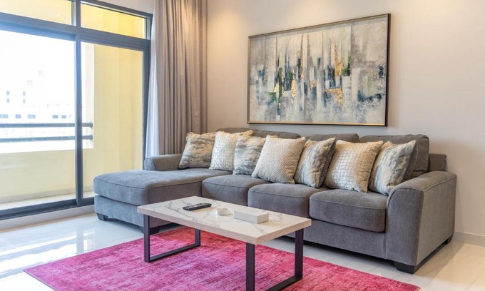 The Greens Apartment | Contemporary 3-Bedroom Retreat in The Greens