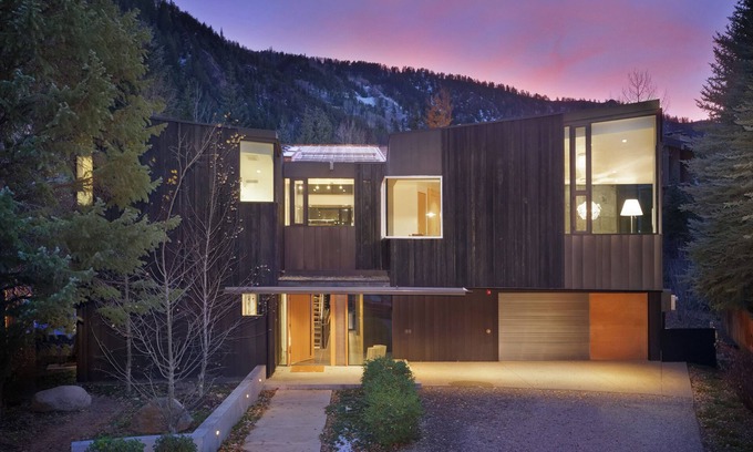 Aspen House | Contemporary 5 bedroom SFH home in Aspen core. Luxury, high end finishes.