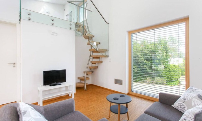 Canterbury Condo | Contemporary bolthole, short walk from City