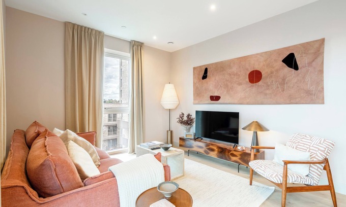 Whittington Apartment | Contemporary City Escape