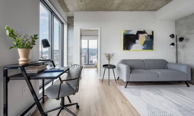 Downtown Montreal Apartment | Contemporary Life at Dorchester