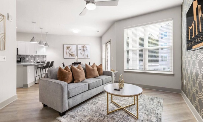 East Raleigh Apartment | Contemporary Living 5 Min From Downtown
