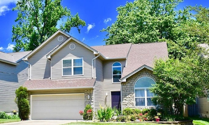 Roselawn Finance House | Contemporary Newly Updated 3 Bedroom Home