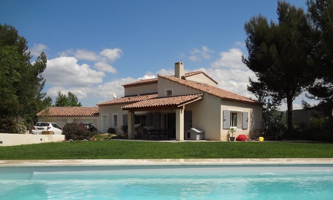 Roquevaire House | Contemporary villa with swimming pool