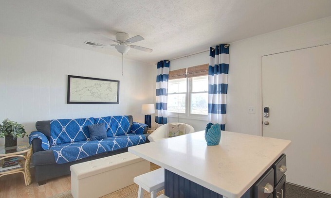Sunset Beach Condo | Continental Motel - 1 bedroom condo close to beach