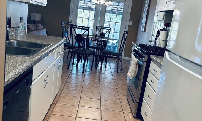 Springdale House | Convenient and Clean Home 1 BR