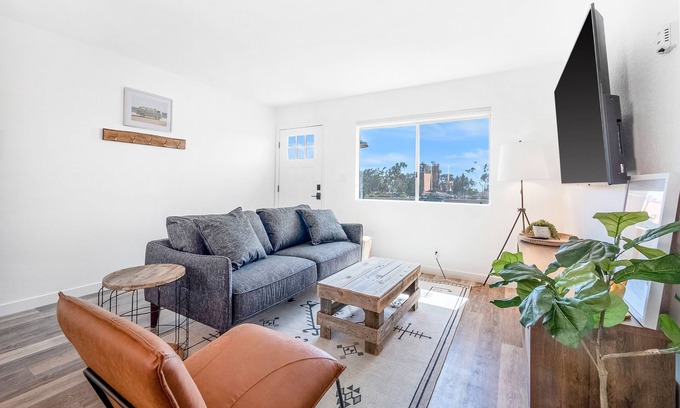 San Clemente House | Convenient dog-friendly condo with free WiFi - right up from the beach