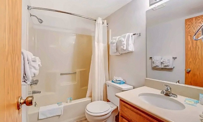 Rendezvous Condo | Convenient Location with Bus to Slope