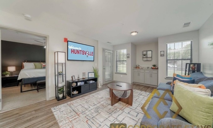 Sherwood Park Apartment | "Convenient UAH Student Haven/5 Mins from Campus" Gate 9 3 minutes