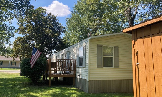 Stanton House | Conveniently Located ~ WiFi ~ Central Heat & Air.