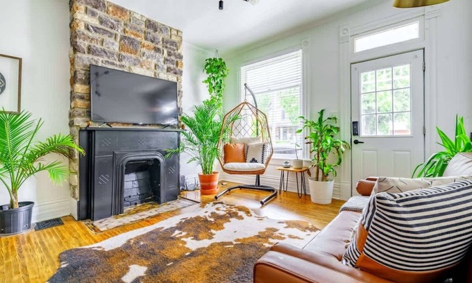 Downtown Columbus House | Convention - Pets - Parking Free - Short North