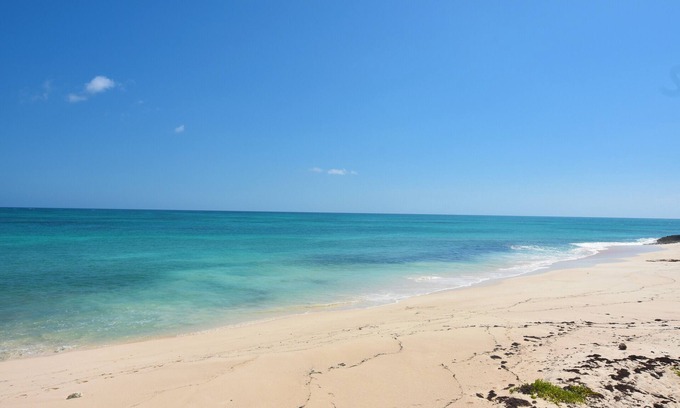 Hope Town House | Cookie On The Rocks - Private Beachfront Retreat at Elbow Cay's North End