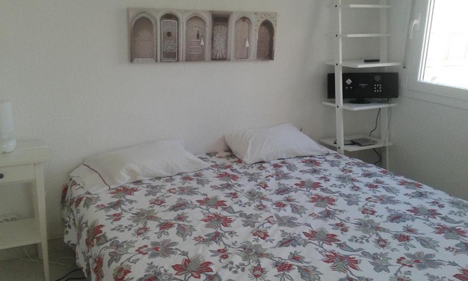 La Pineda Apartment | Cool apartment 5 minuts from the beach
