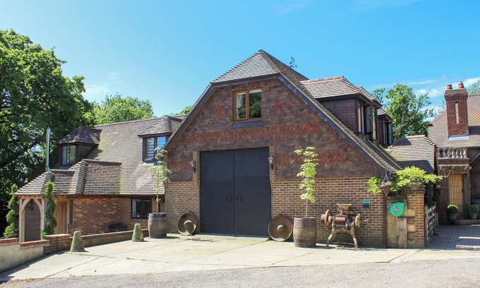 Folkestone Cottage | Coombe Wood Coach House