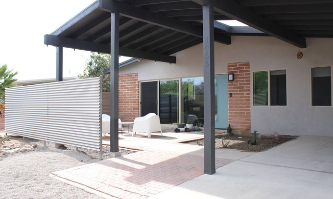 Rosemont West House | Coop: Perfectly Curated Mid-Century