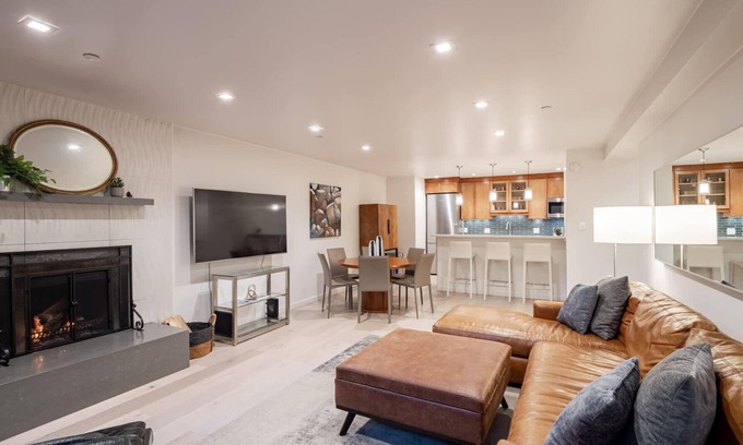 Aspen Apartment | Cooper's Corner by Rove 2BR with Sauna, Hot Tub