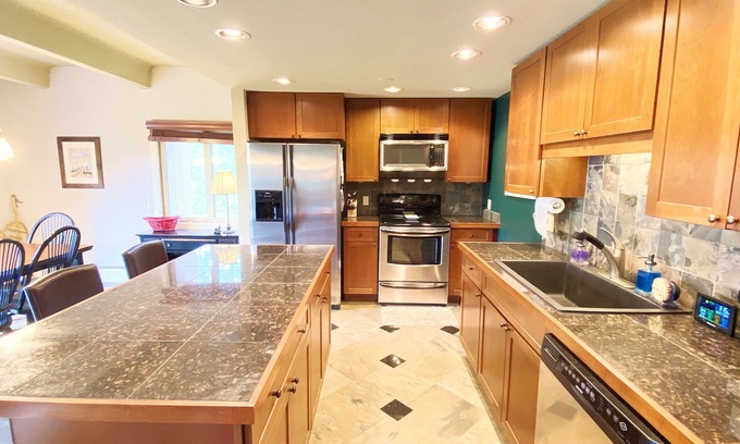 East Village at Copper Condo | Copper Mountain East Village Condo, 2 bdrm/2bth 1k sq ft: 2 min walk to lift