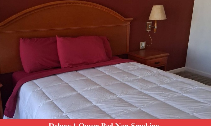 Anthony Hotel | Coratel Inn & Suites by Jasper Anthony-Deluxe 1 Queen Bed Non-Smoking