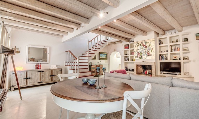 Corfu Town House | Corfu House of Art Suites★Golden Suite★Anemomylos