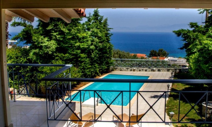 Melissi Villa | Corinthian Residence