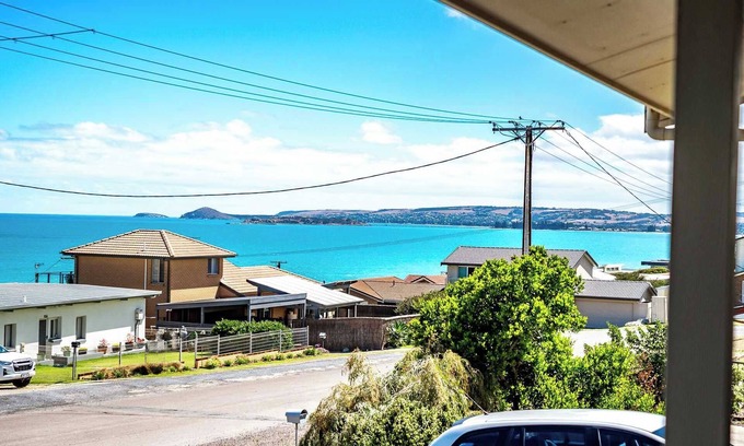 Port Elliot House | Corio, 14 Battunga Ave, Port Elliot