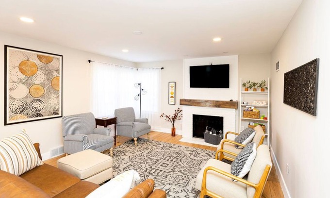 Muskegon House | Corner Crossing: Pumpkin Spice & Everything Nice – Experience Fall by the Lake!