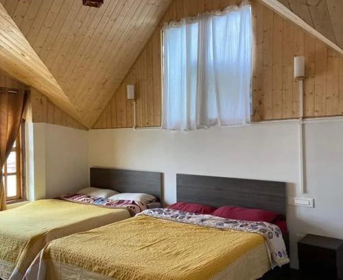 Darjeeling House | Corner Homestay by The Pine Cones