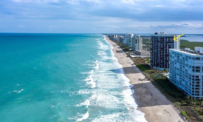 Hutchinson Island South Condo | Corner Unit 19th floor Panoramic Ocean to Indian River