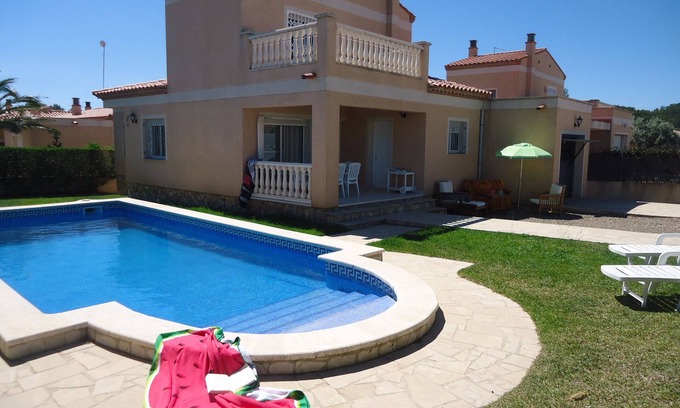Les Tres Cales Ski Chalet | Corner villa with private pool