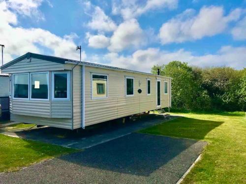 Helston Ski Chalet | Cornish Caravan on The Lizard Peninsula, Cornwall.