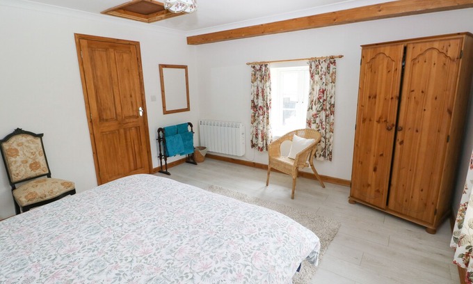 Laugharne Cottage | Corran Cottage, LAUGHARNE