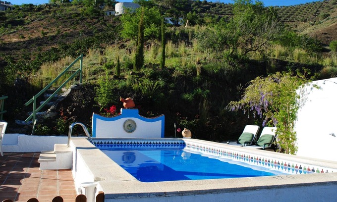 El Borge House | Cortijo Lagar de Luisa. "SAFE". Beautiful, quiet & green. A/C. Pool.Beach22 Km.