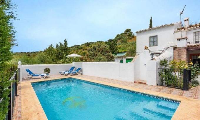 Alozaina Villa | Cortijo los Valles Alozaina by Ruralidays