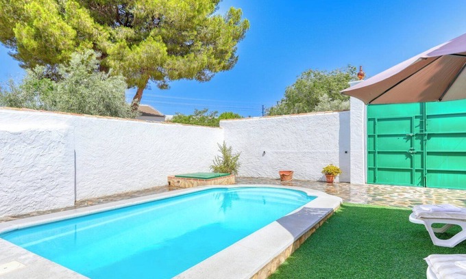 Fuente de Piedra Villa | Cortijo San León Fuente de Piedra by Ruralidays