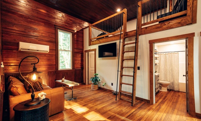 Procious Cabin | Corton Lodge on the Elk River - Bell Tower Suite