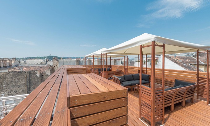 Corvin negyed Apartment | Corvin Plaza Apartments and Suites