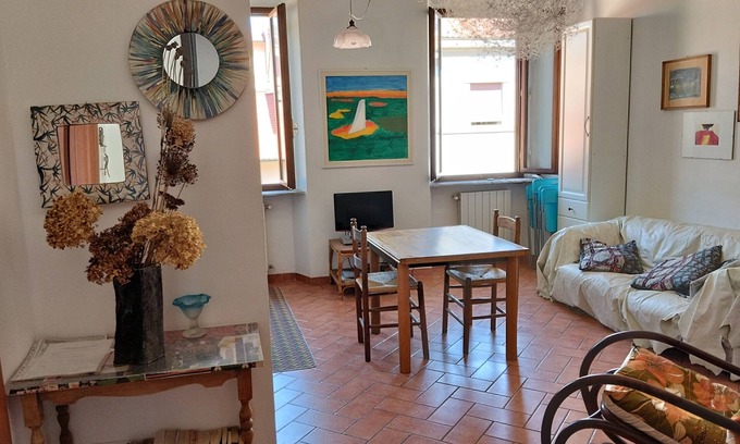 Livorno Apartment | COSY 1/2 mile to sea