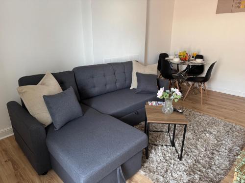 Barry Apartment | Cosy 1 Bedroom Apartment in the heart of Barry Flat 3