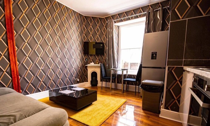 Truro Apartment | Cosy 1BR Flat Central Location