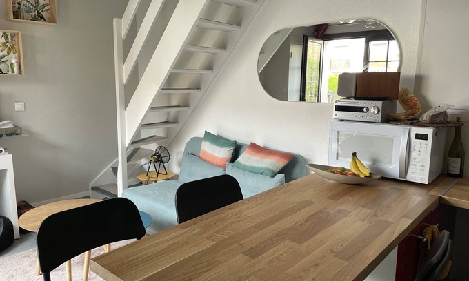 Courseulles-sur-Mer House | Cosy 2-bedroom cottage (sleeps 5) Juno Beach