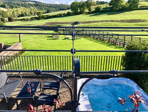 Alport Apartment | Cosy 2 bedroom apartment, terrace with Hot Tub 8am - 10pm plus private daily use of indoor pool and sauna 1 hour