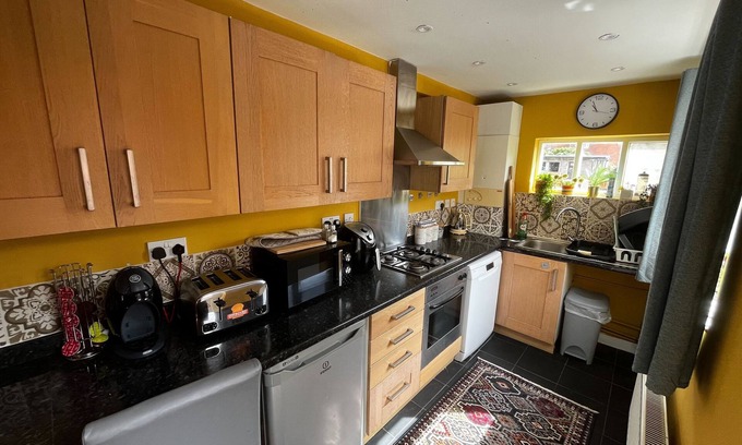 Burton on Trent House | Cosy 2BR House Close to Burton-on-Trent Centre