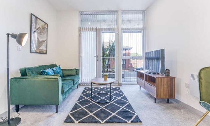 Brierley Hill Apartment | Cosy and Bright 1 Bedroom Apartment Dudley